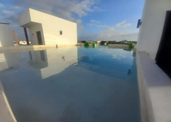 New 2 Bedroom With Jacuzzi In